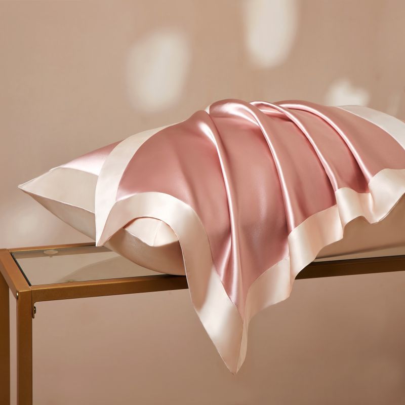 40 Momme Silk Pillowcase Front - огляд і ціна Luxury Skincare Gifts For Men