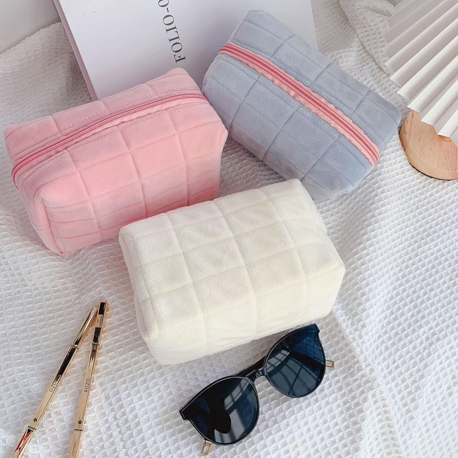 Luxury Fluffy Plush Travel Mak - огляд і ціна Luxury Skincare Daily
